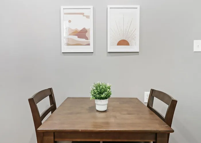 Modern 3br Apt In Boystown, 12-min Walk To Wrigley - Stratford 1s