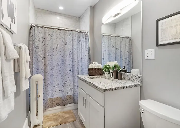 Modern 3br Apt In Boystown, 12-min Walk To Wrigley - Stratford 1s