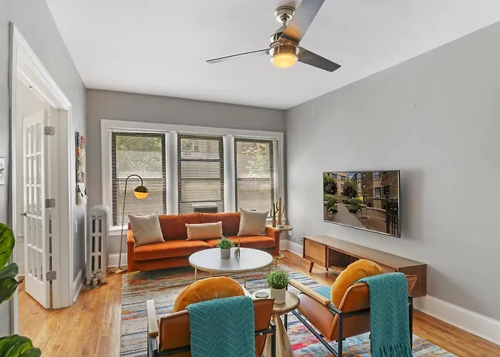 Modern 3br Apt In Boystown, 12-min Walk To Wrigley - Stratford 1s *